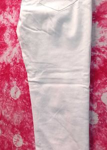 White Straight Leg Pants(jeans)