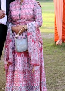 Pink Cheques Lehanga Choli. Medium Size .full Size Dhupatta