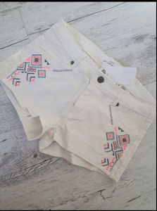 H&amp;M White Embroidered Denim Shorts