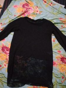 black wollen top  half net