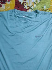 Men&#39;s track T Shirt 40 Chest