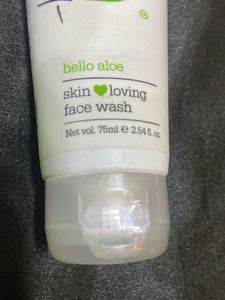 Plum Hello Aloe Face Wash