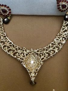 Beautiful Maroon Necklace Set