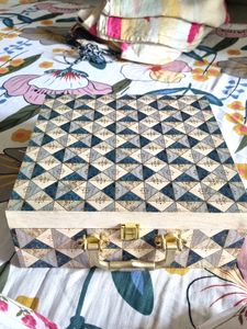 HIGH QUALITY WOODEN BOX WITH 4 GLASS CONTAINERS