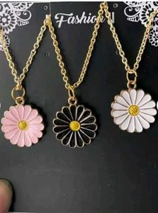 flower necklace In pink, black and white colour
