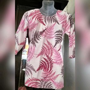 Women Floral Print White &amp; Pink Short Kurti