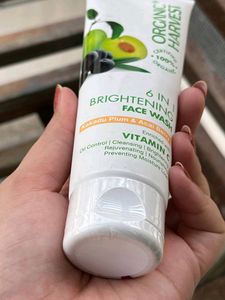 Organic Harvest 6 In 1 Brightening Face Wash