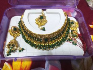 Gorgeous Green &amp; Gold Jewelry Set