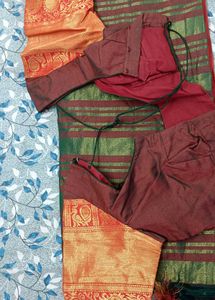 Elegant Green &amp; Gold Kanjivaram Silk Saree