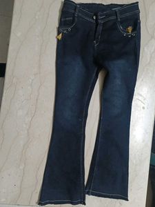 Sleek Black Bootcut Jeans – Size 30