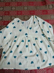 Trendy White Heart-Print Top