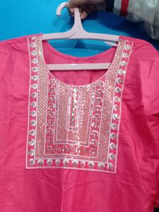 Elegant Pink Embroidered Kurta