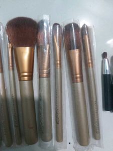 Urban Decay Naked3 Brush Set