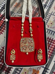 Elegant Necklace &amp; Earring Set