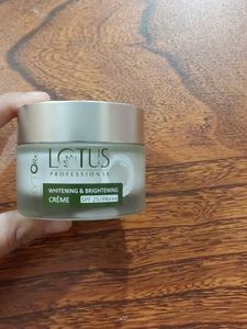 Lotus  Professional....cream