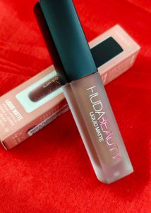 Huda Beauty Liquid Lipstick (Trendsetter)