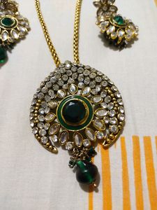 Pendent Set
