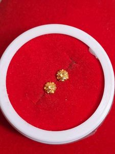 Beautiful New Flower Desine Studs 👌