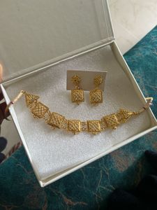 Gold-toned Jewelry Set