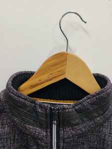 SWEATSHIRT WITH ZIP