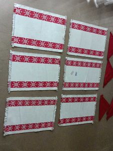 Set of 6 table mat in six napkins
