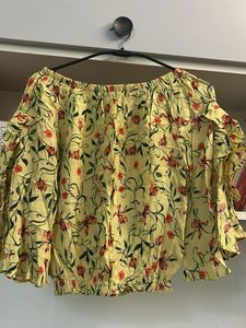 Code Floral Crop top with beautiful sleeves “S”