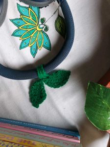 Headphone Crochet Leaf