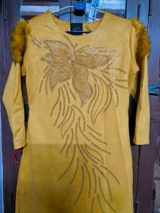 Stylish Mustard velvet Kurti🌼