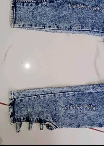 Blue Ripped Denim With Lower Ankle pattern