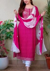 Women Kurti Pant Dupatta Set
