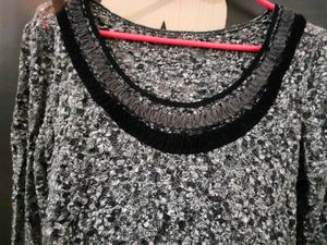 Stylish Grey Scoop Neck Fitted Top