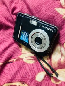 Samsung D760 Digital Camera