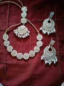 Elegant Silver Kundan Jewelry Set