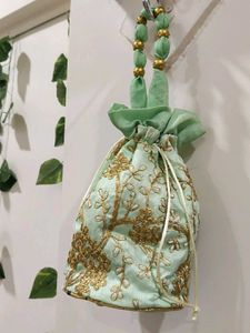 Zari Embroidered Potli
