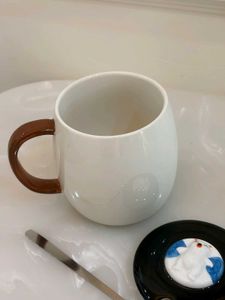 Bear Cub Mug with Lid and Spoon