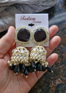 Earrings Black And Golden