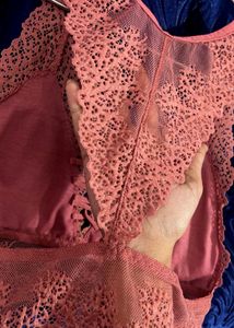 Delicate Mauve Color Bralette With Lace Details