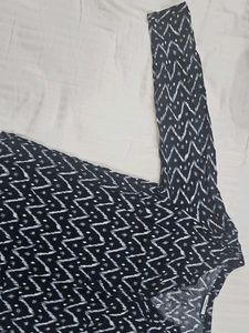 Patterned V-Neck Top