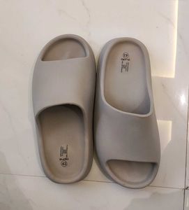 Zudio Foam Sliders – Beige | Size 9 | Brand New