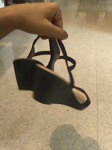 Bata Women&#39;s Wedge Heel Sandal