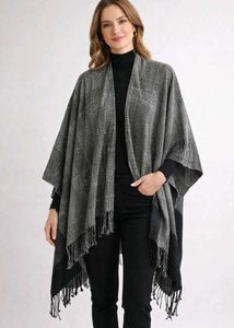 Stylish Grey Checked Poncho
