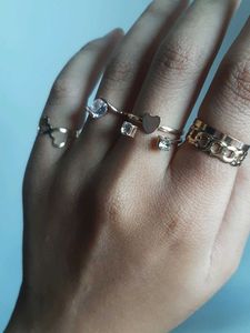 CHIC SET OF 6 RINGS