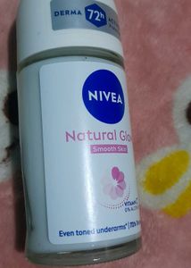 NIVEA Natural Glow Deodorant