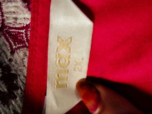 Red &amp; Gold Embroidered Kurta