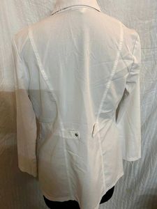 Dickies Women’s White Medical Lab Coat.