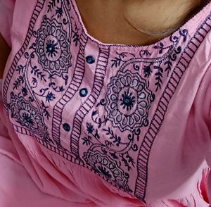 Elegant Pink Embroidered Kurta💞