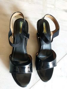 New Black Wedges🖤