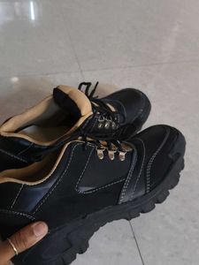 Black Trekking Shoes