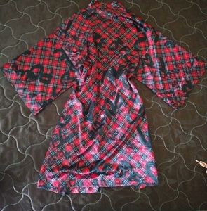Victoria&#39;s Secret Red Plaid Robe.