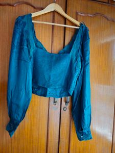 Cropped Ballon Sleeves Top